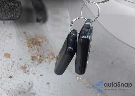 2011 Toyota Camry Xle z USA, uszkodzony, nr VIN 4T4BF3EK3BR168182